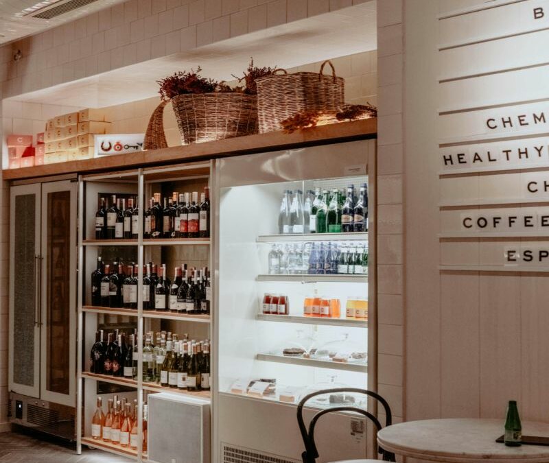 Czym się różni szafa chłodnicza od lodówki?